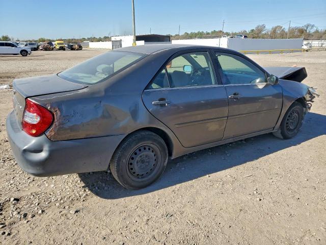 Toyota Camry Le Image 11