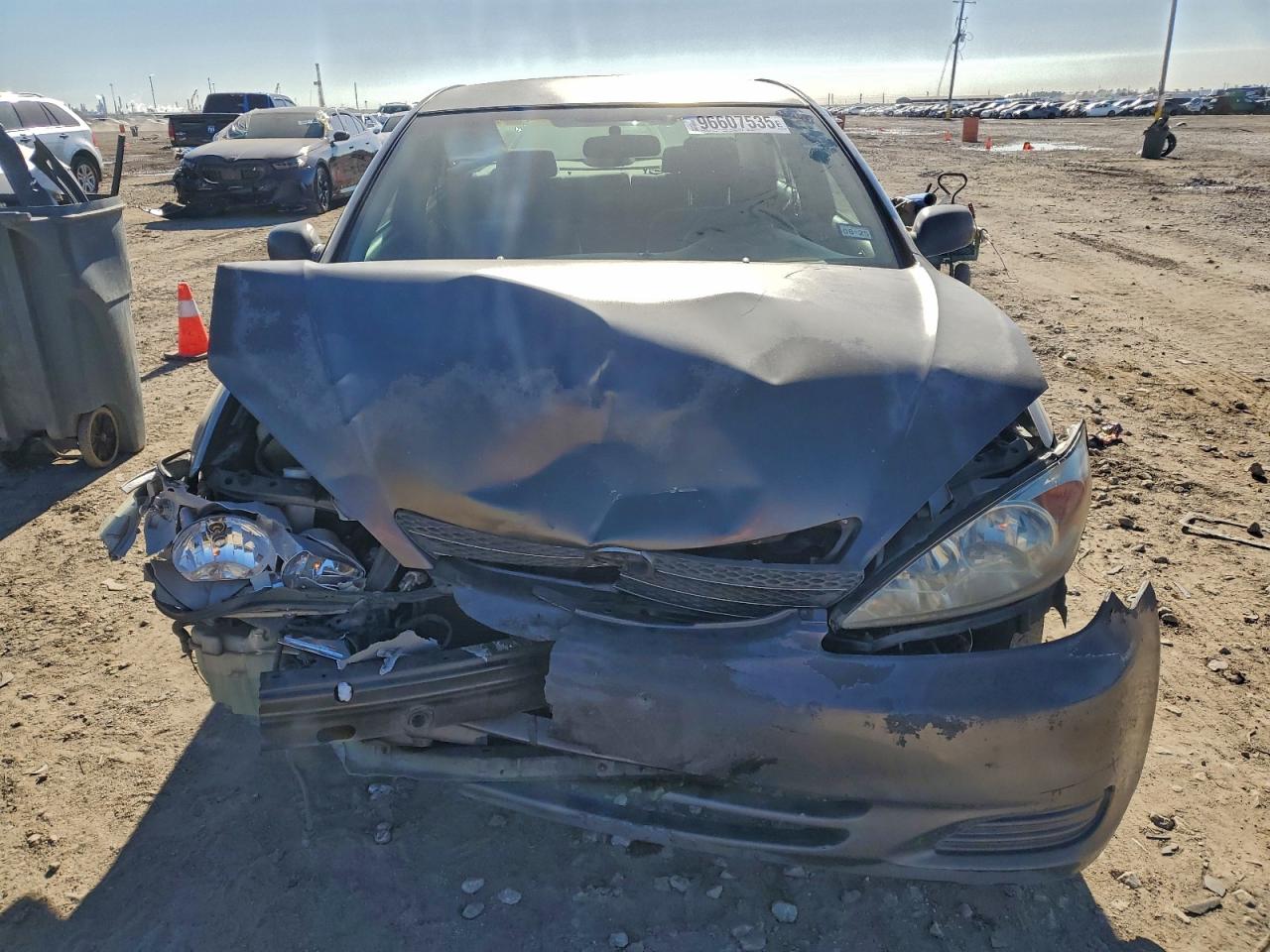 Toyota Camry Le Image 10