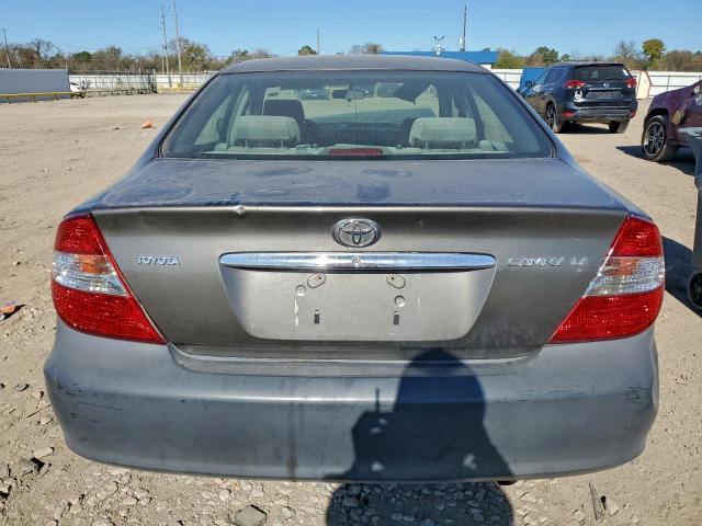 Toyota Camry Le Image 3