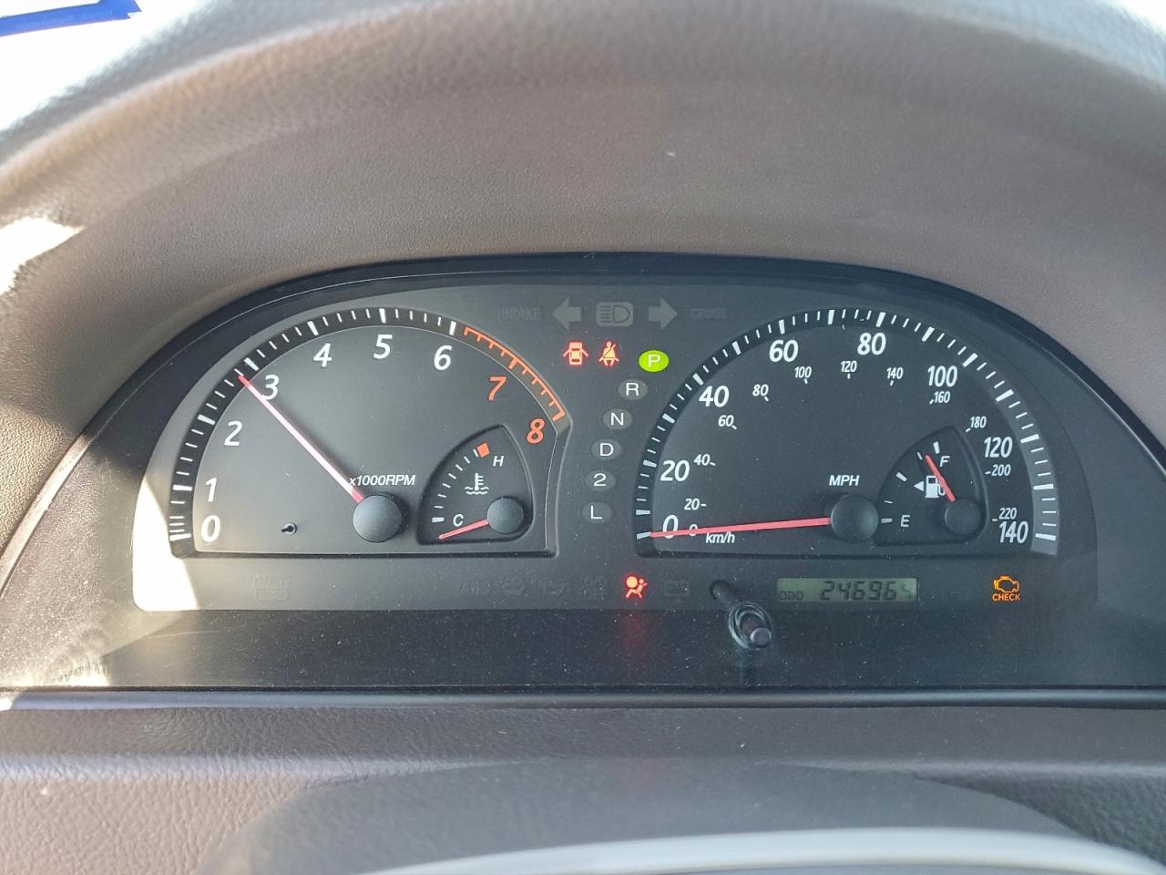 Toyota Camry Le Image 12