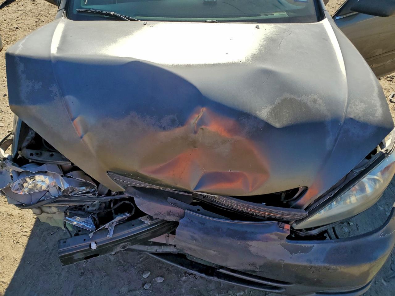 Toyota Camry Le Image 8