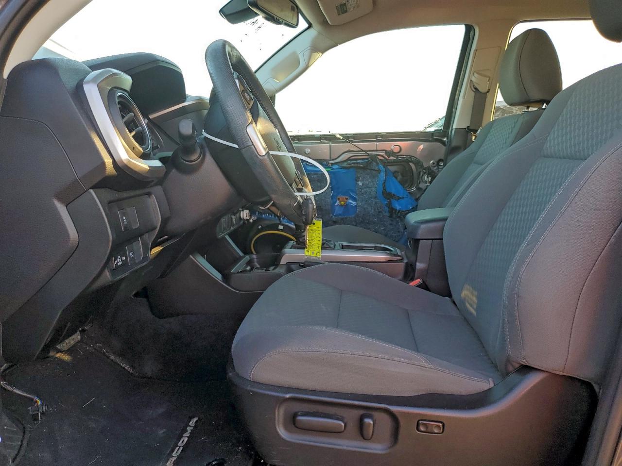 Toyota Tacoma Double Cab Image 6