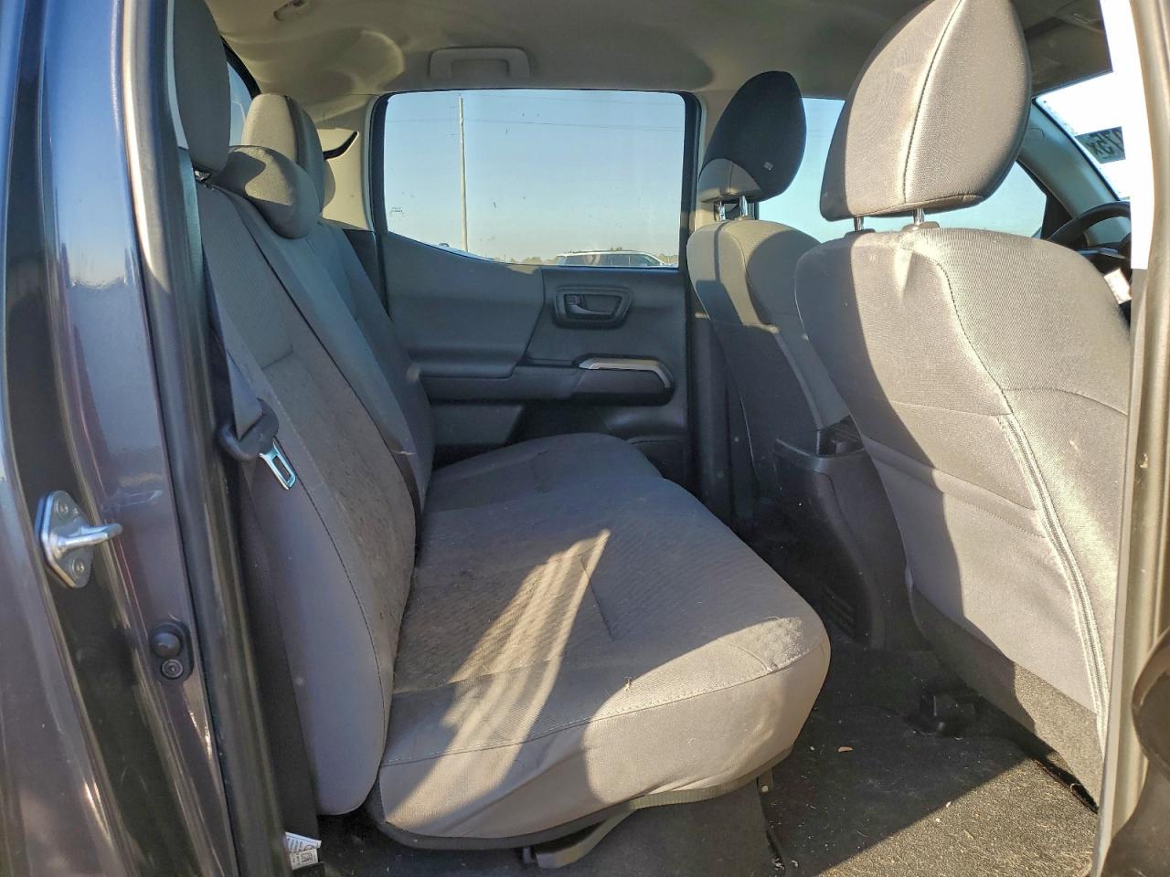 Toyota Tacoma Double Cab Image 9