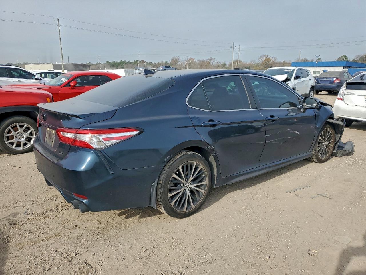 Toyota Camry Se Image 3