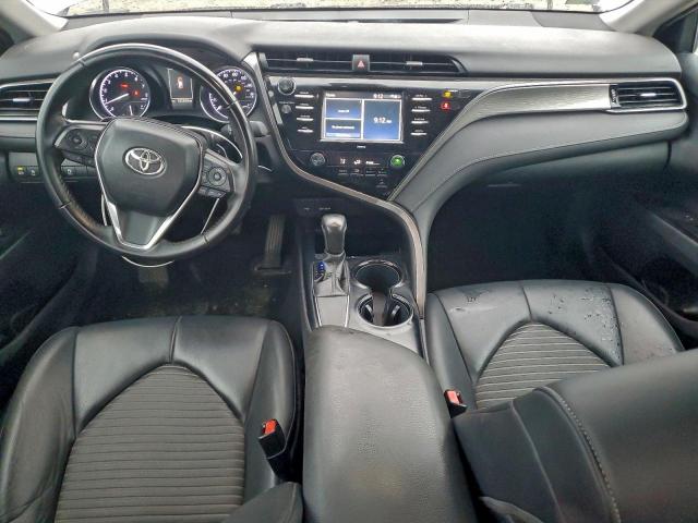 Toyota Camry Se Image 10