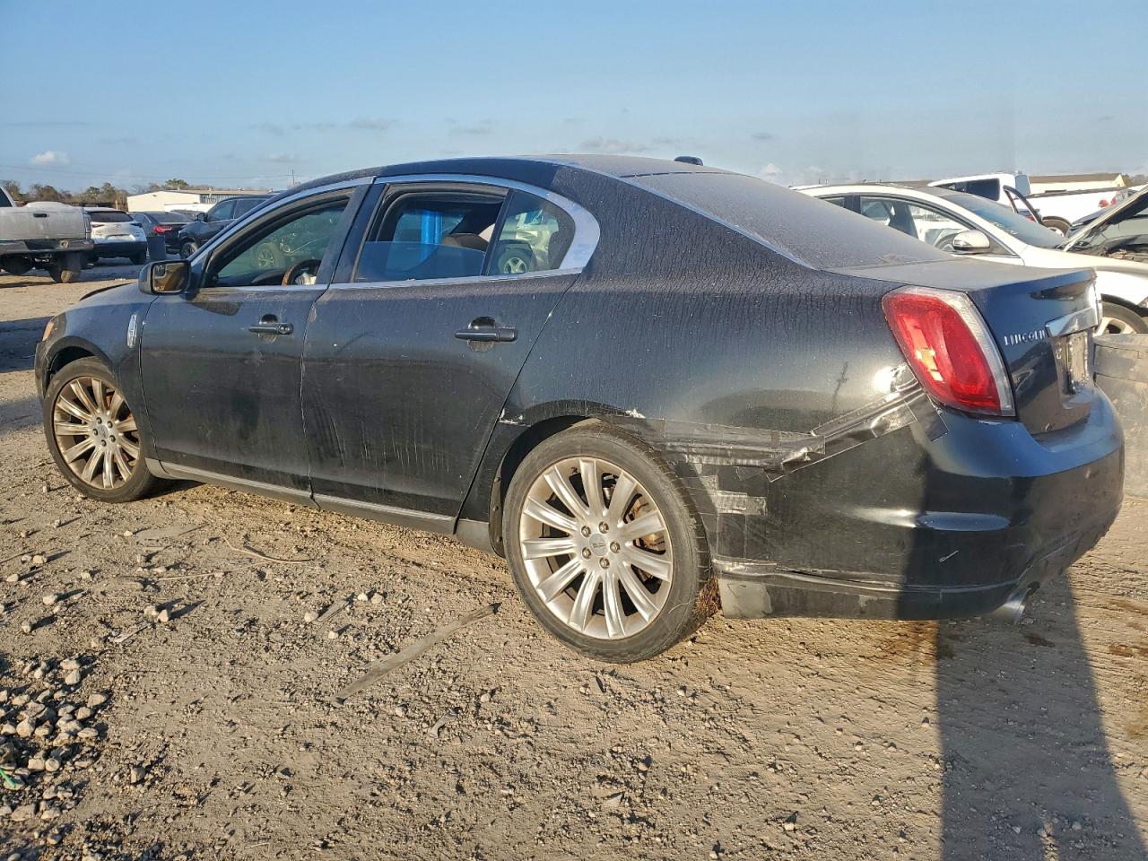 Lincoln MKS Image 10