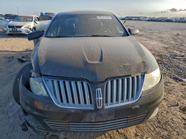 Lincoln MKS Image 2