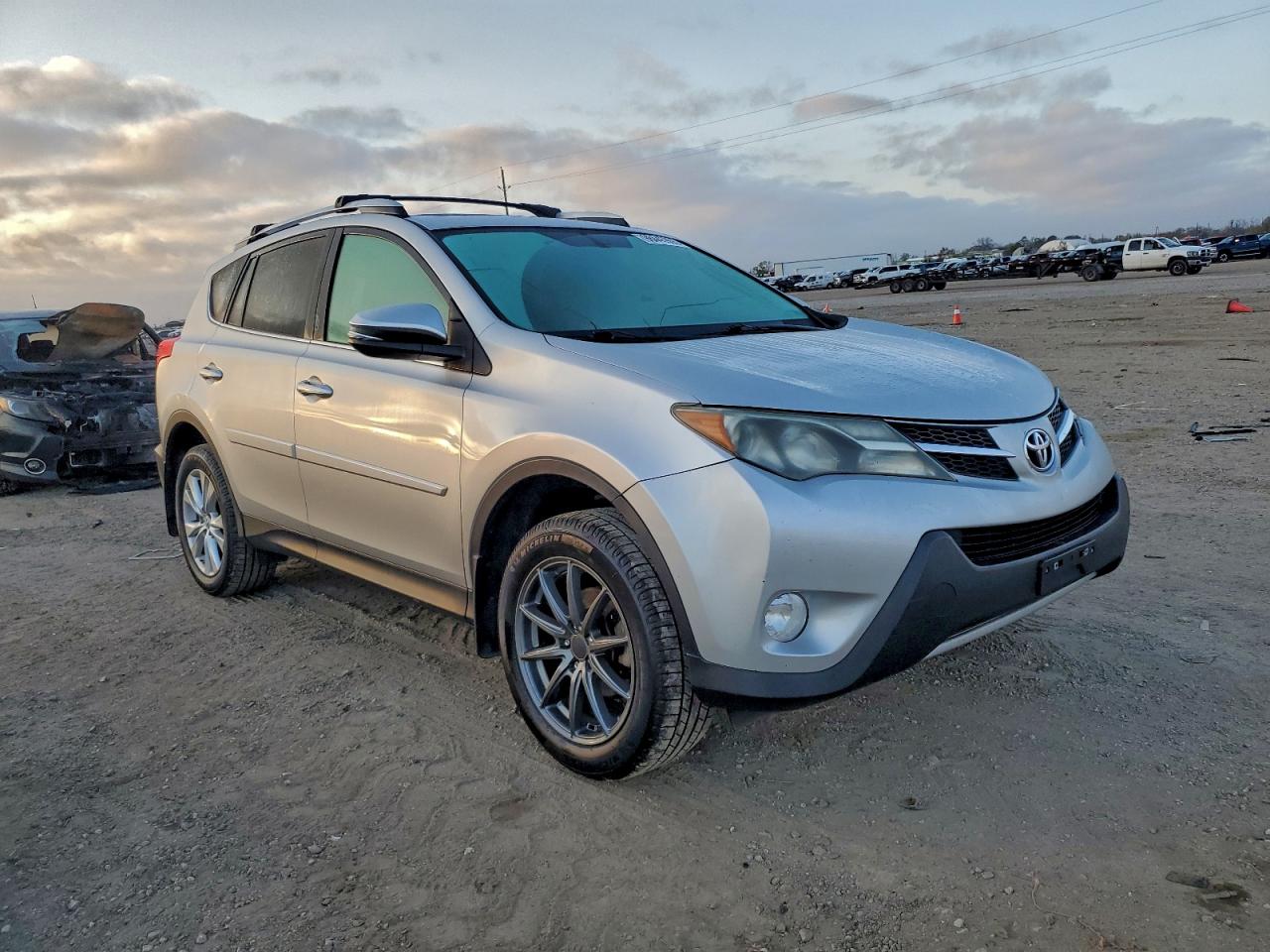 Toyota RAV4 Limited Image 4