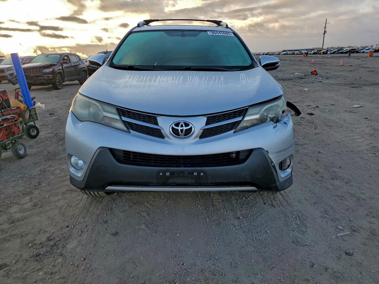 Toyota RAV4 Limited Image 3