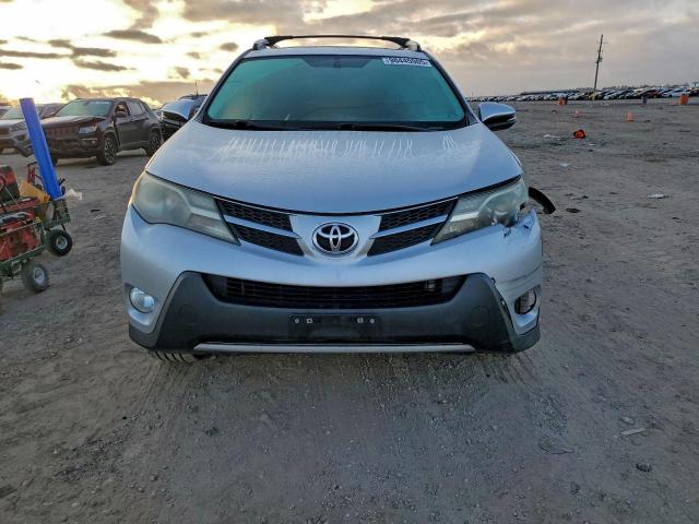 Toyota RAV4 Limited Image 3