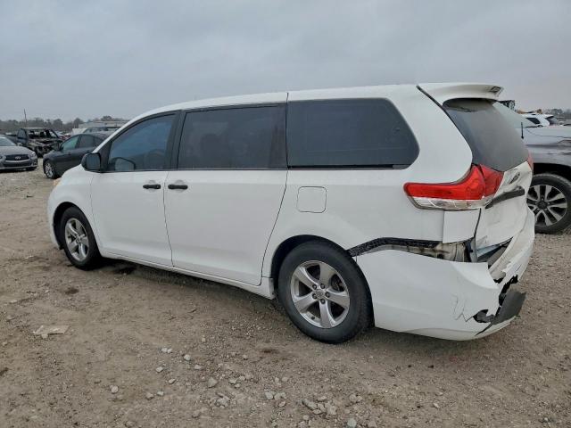 Toyota Sienna Image 13