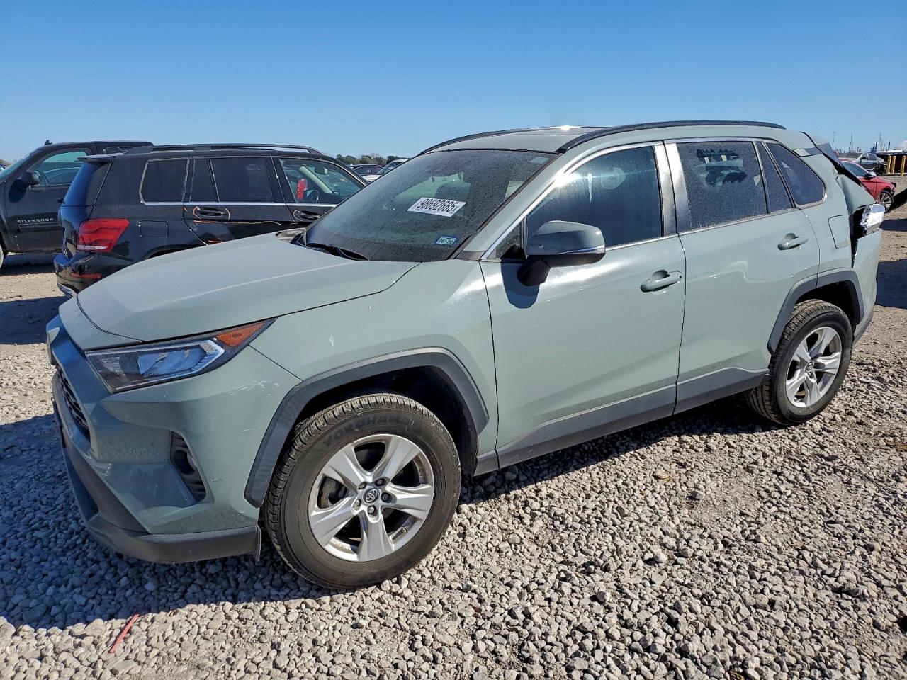 Toyota RAV4 Xle Image 1
