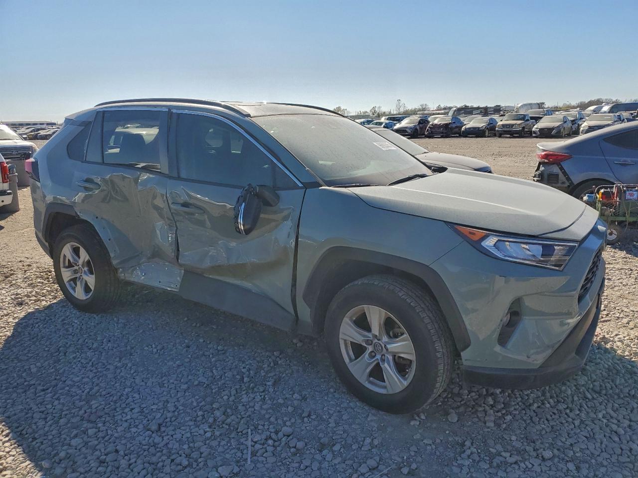 Toyota RAV4 Xle Image 2