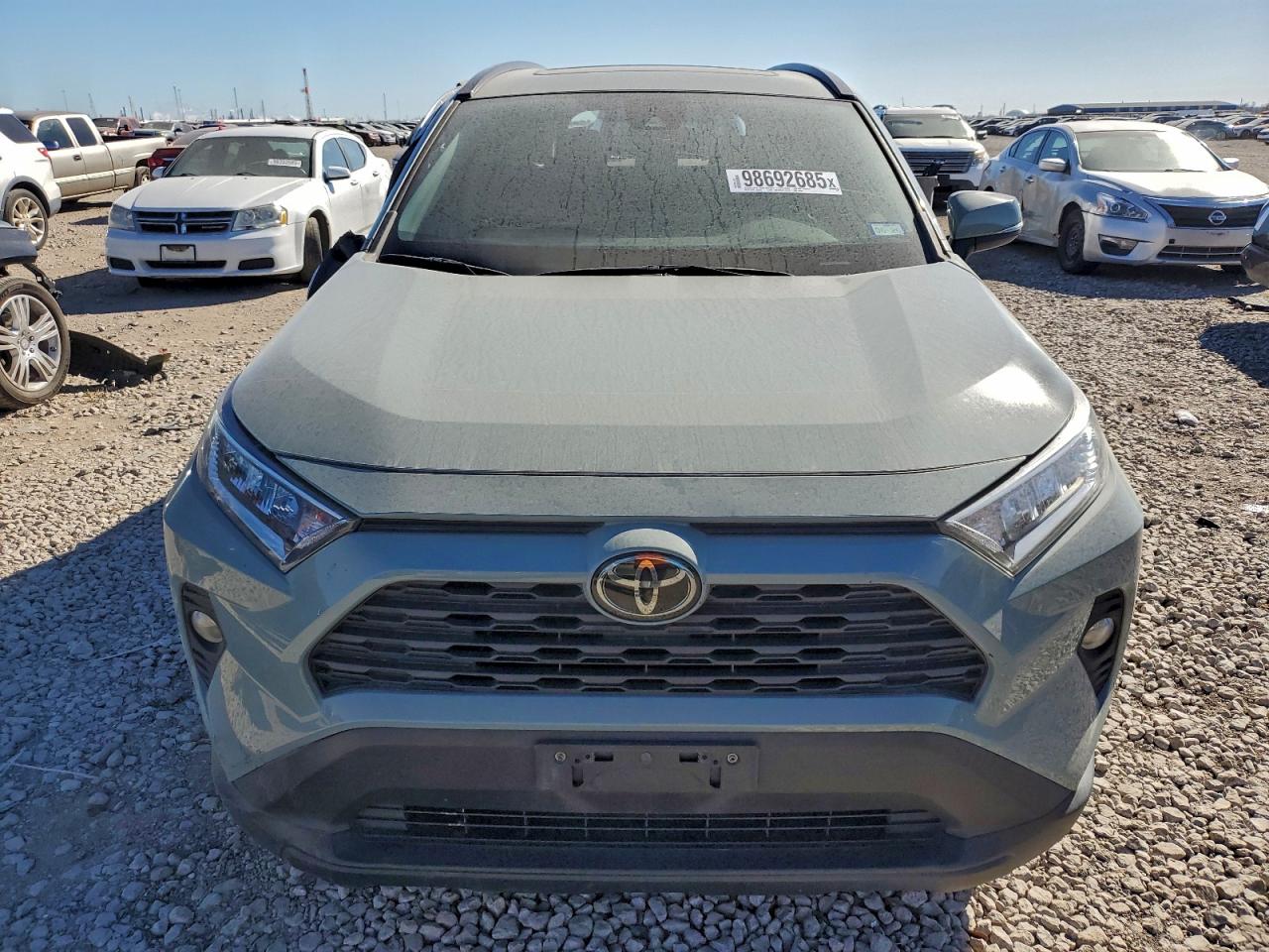 Toyota RAV4 Xle Image 3