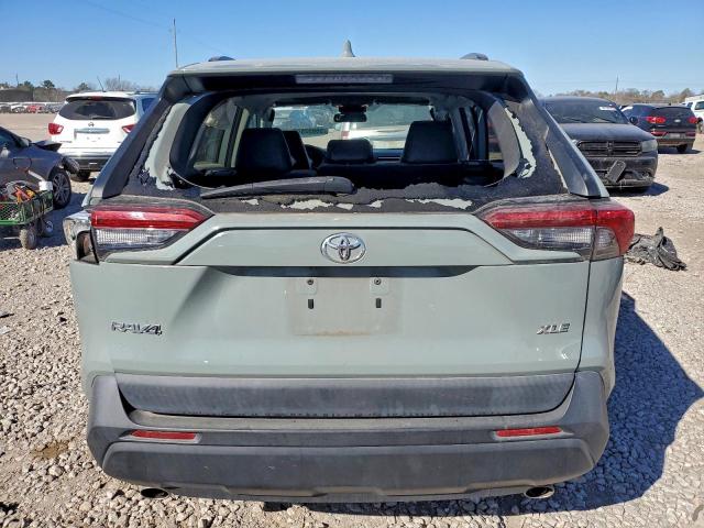 Toyota RAV4 Xle Image 13