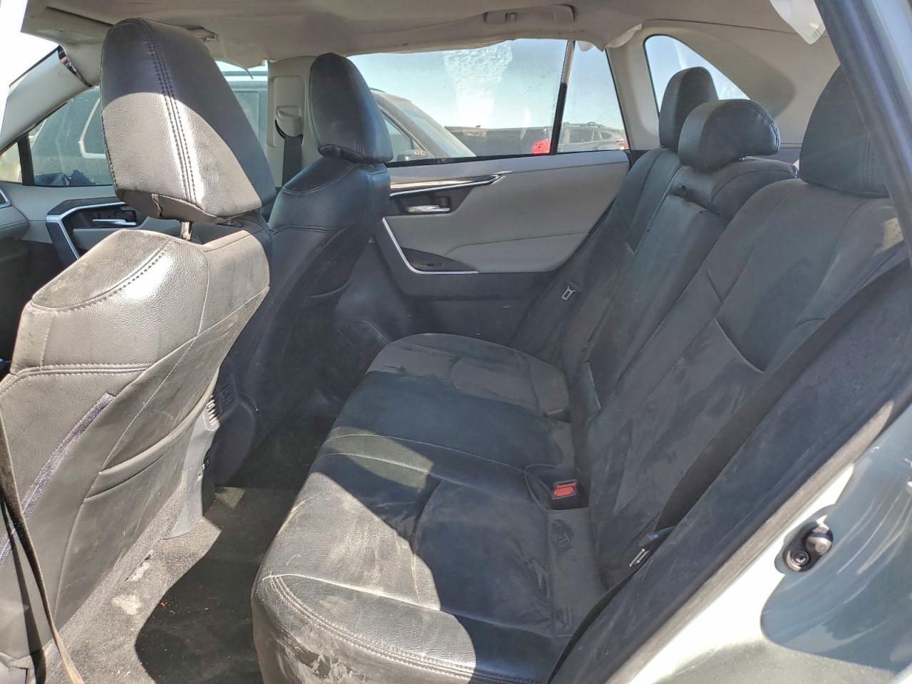 Toyota RAV4 Xle Image 11