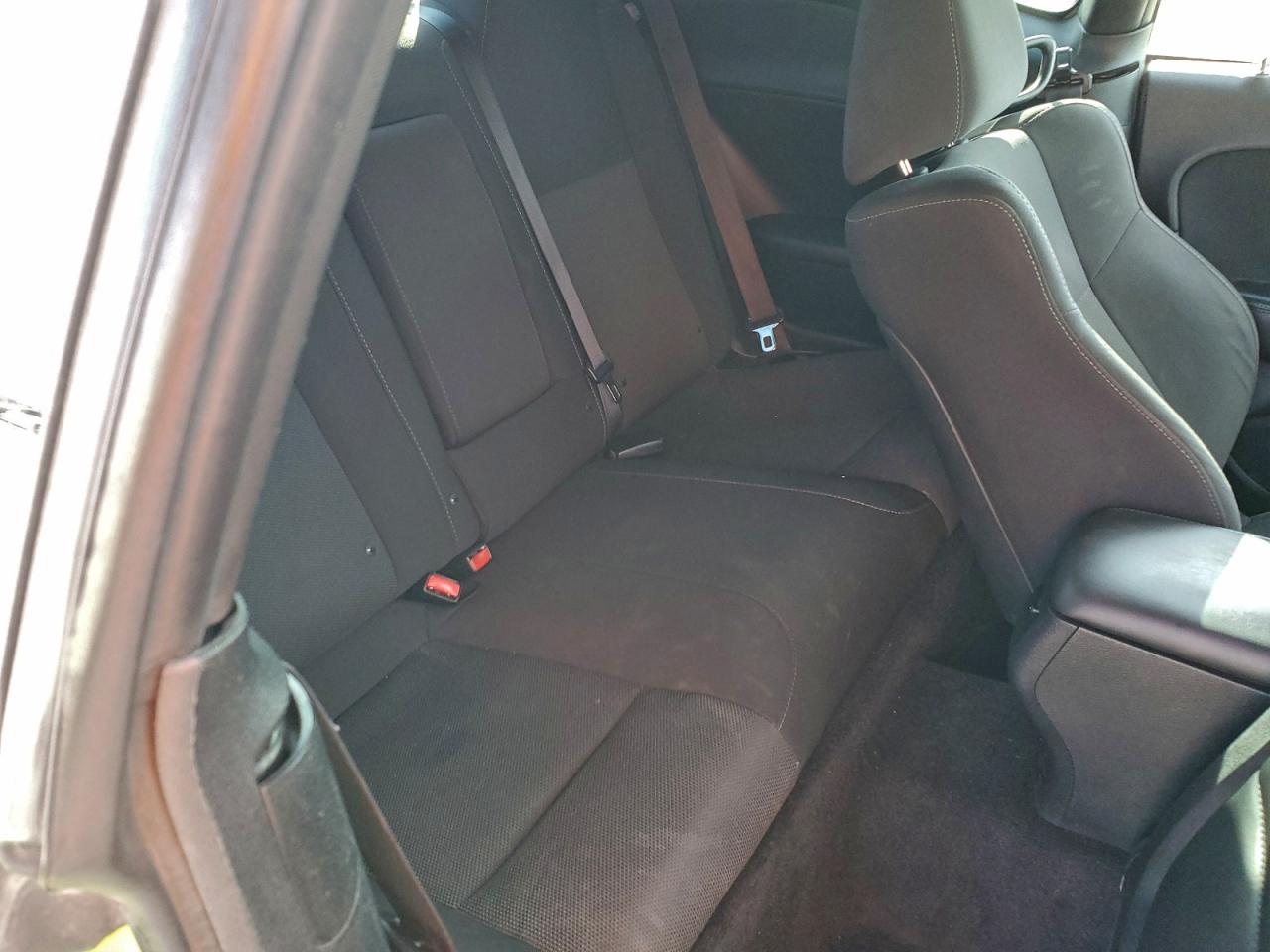 Dodge Challenger R/t Scat Pack Image 2