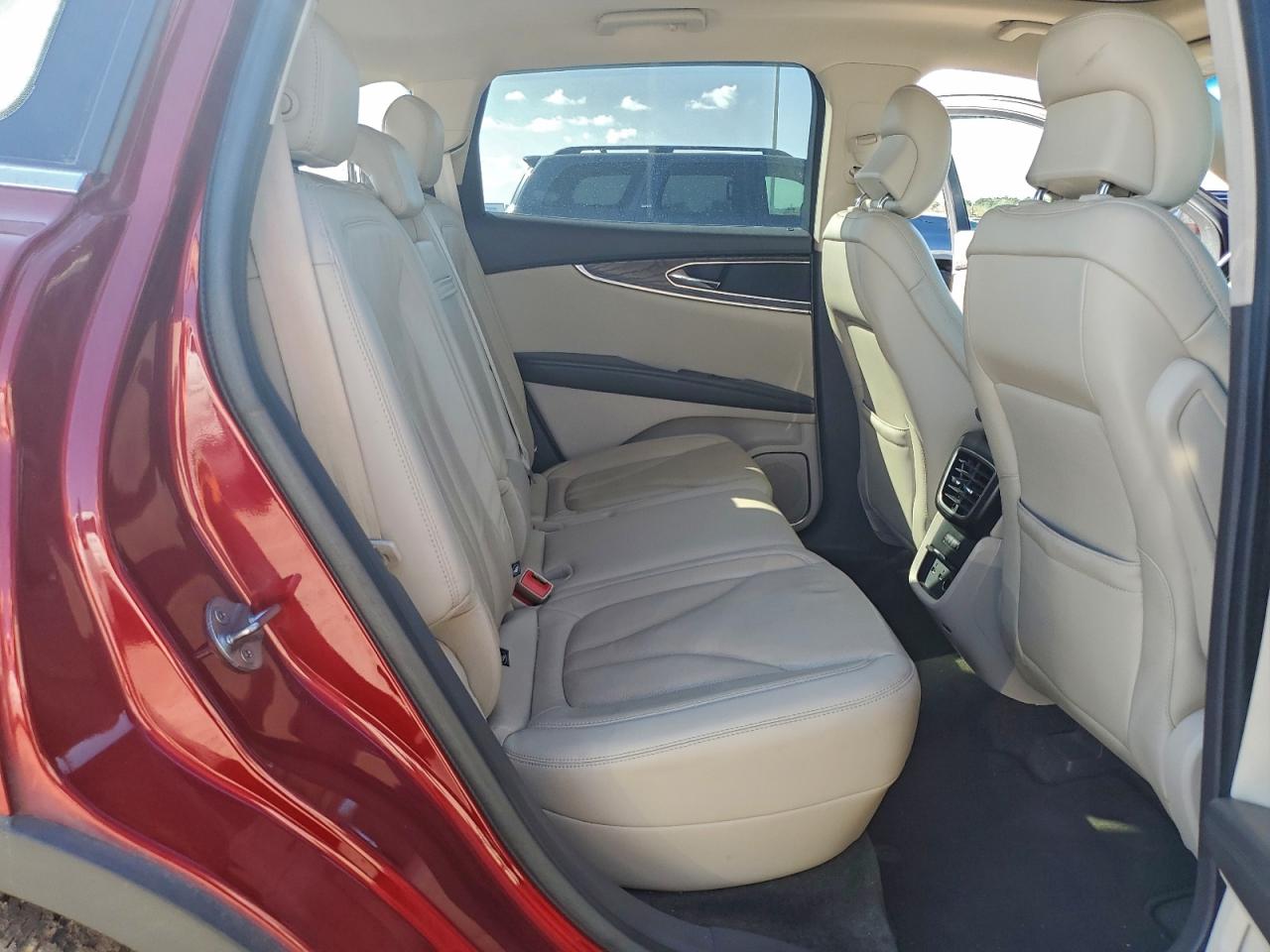 Lincoln MKX Reserve Image 9