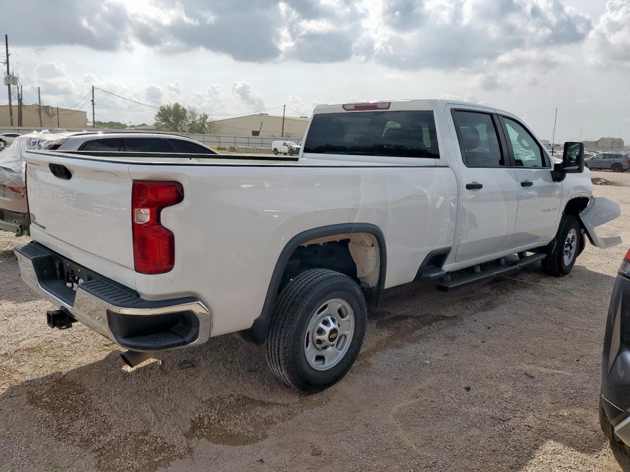 Chevrolet Silverado C2500 Heavy Duty Image 3