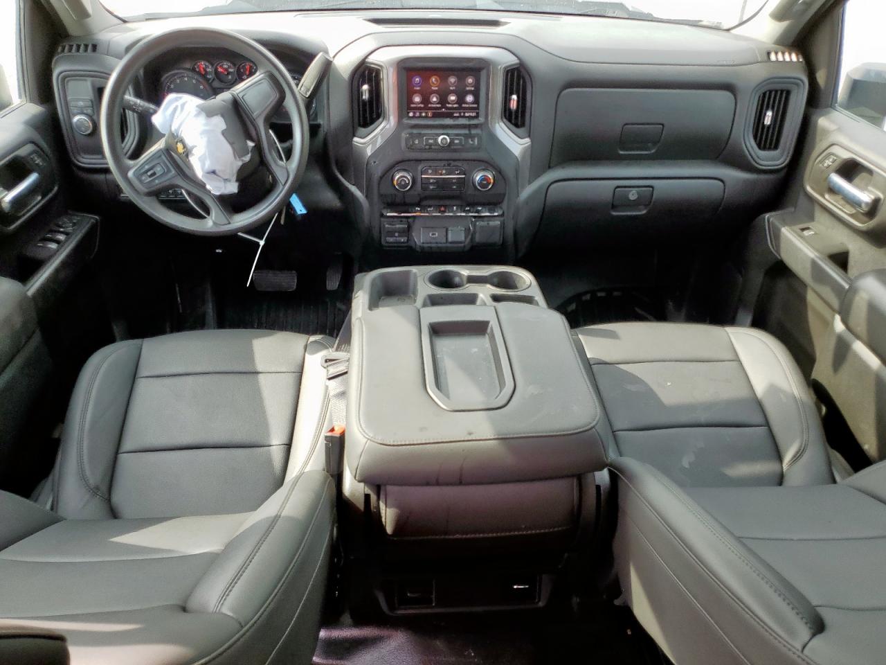 Chevrolet Silverado C2500 Heavy Duty Image 13