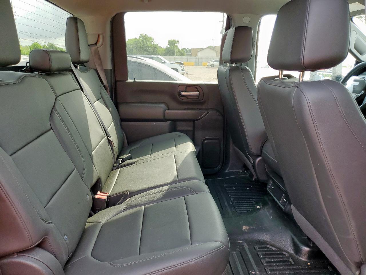 Chevrolet Silverado C2500 Heavy Duty Image 7