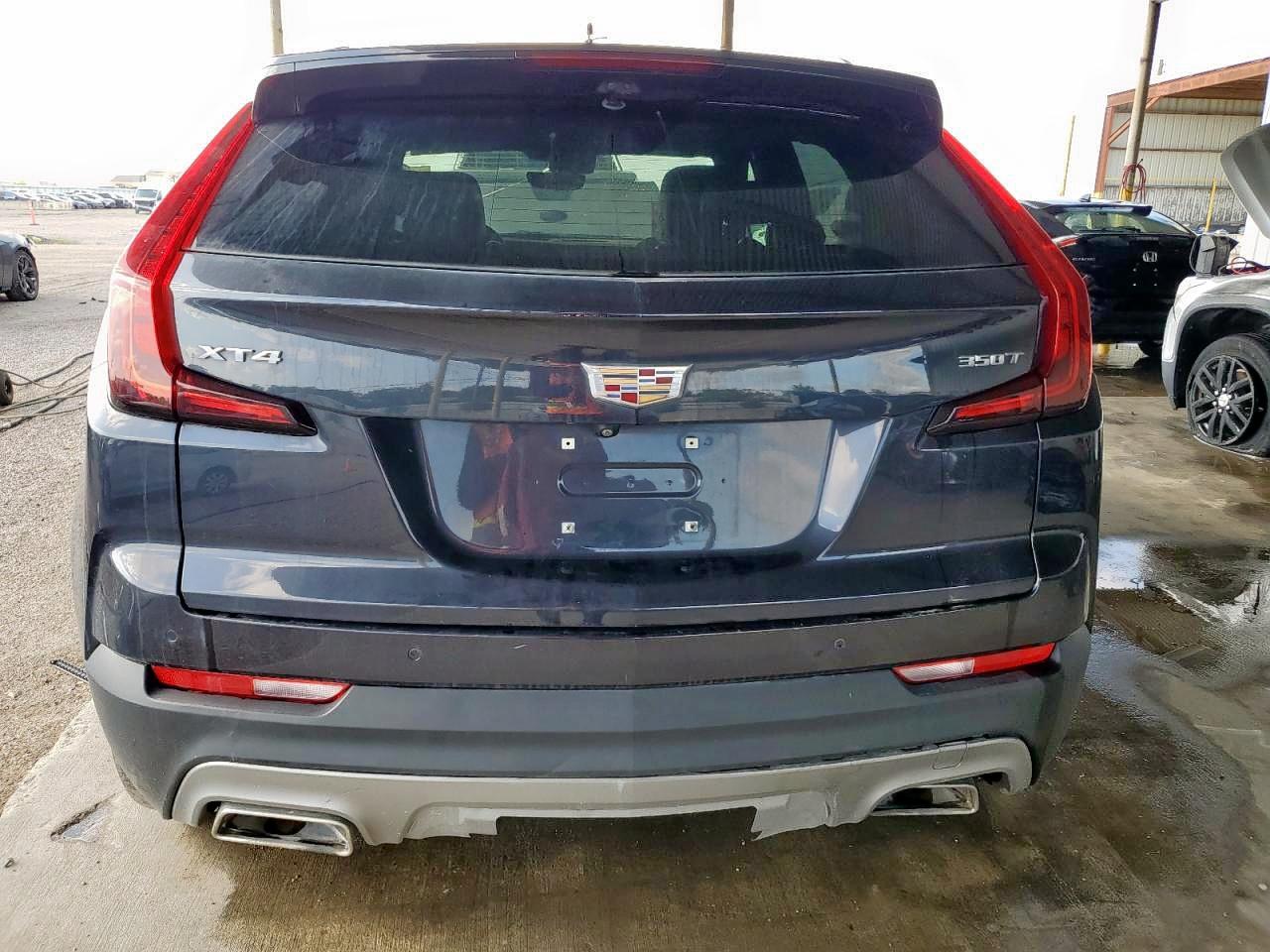 Cadillac XT4 Premium Luxury Image 2