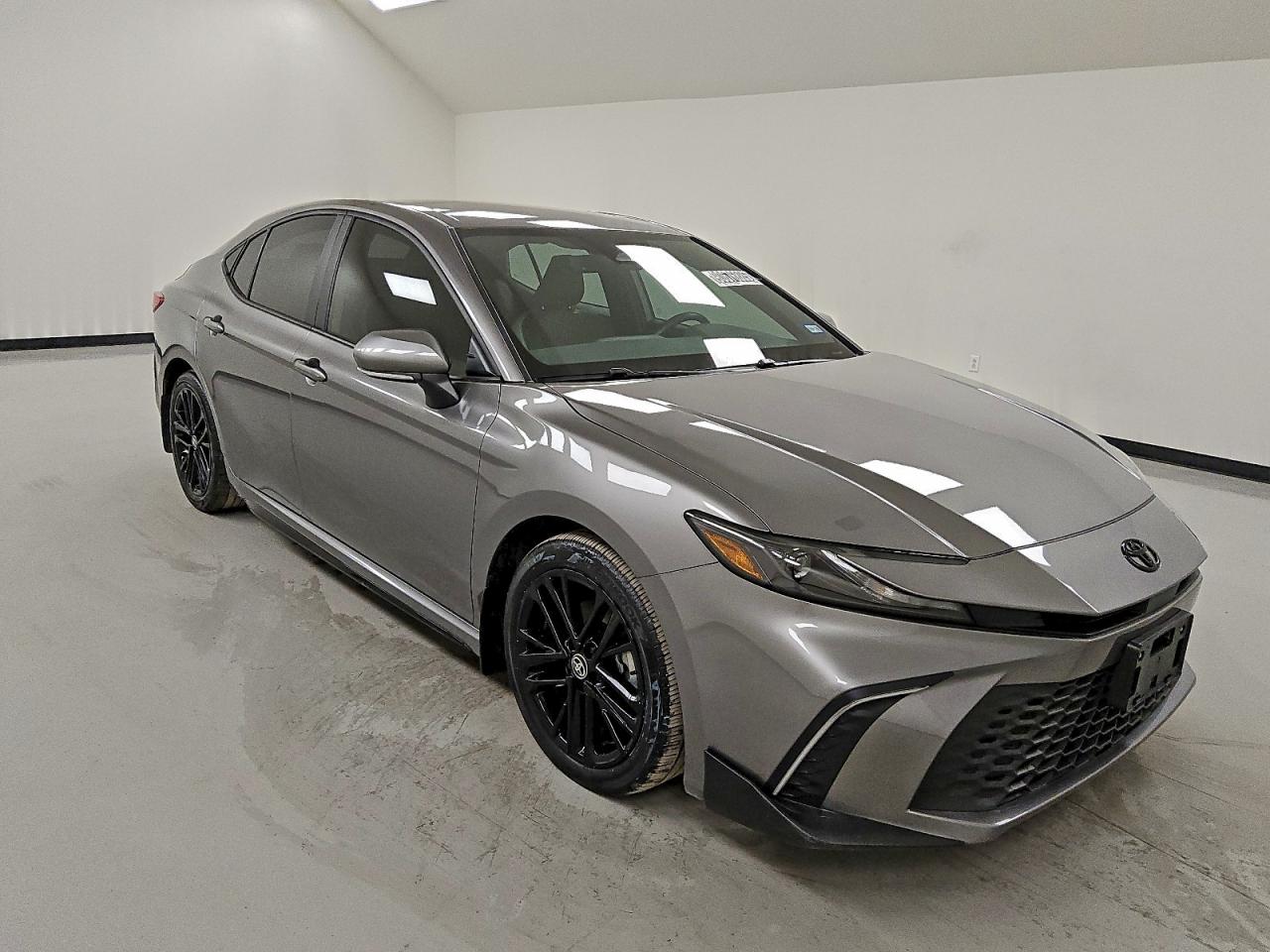 Toyota Camry Xse Image 6