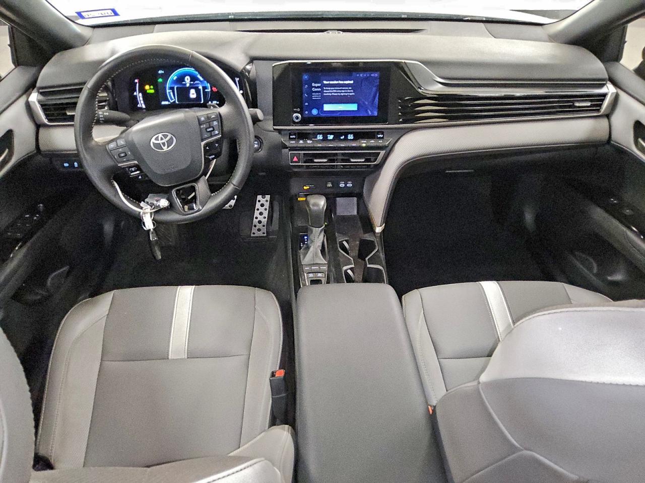 Toyota Camry Xse Image 8