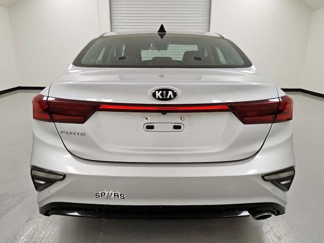 Kia Forte Fe Image 8