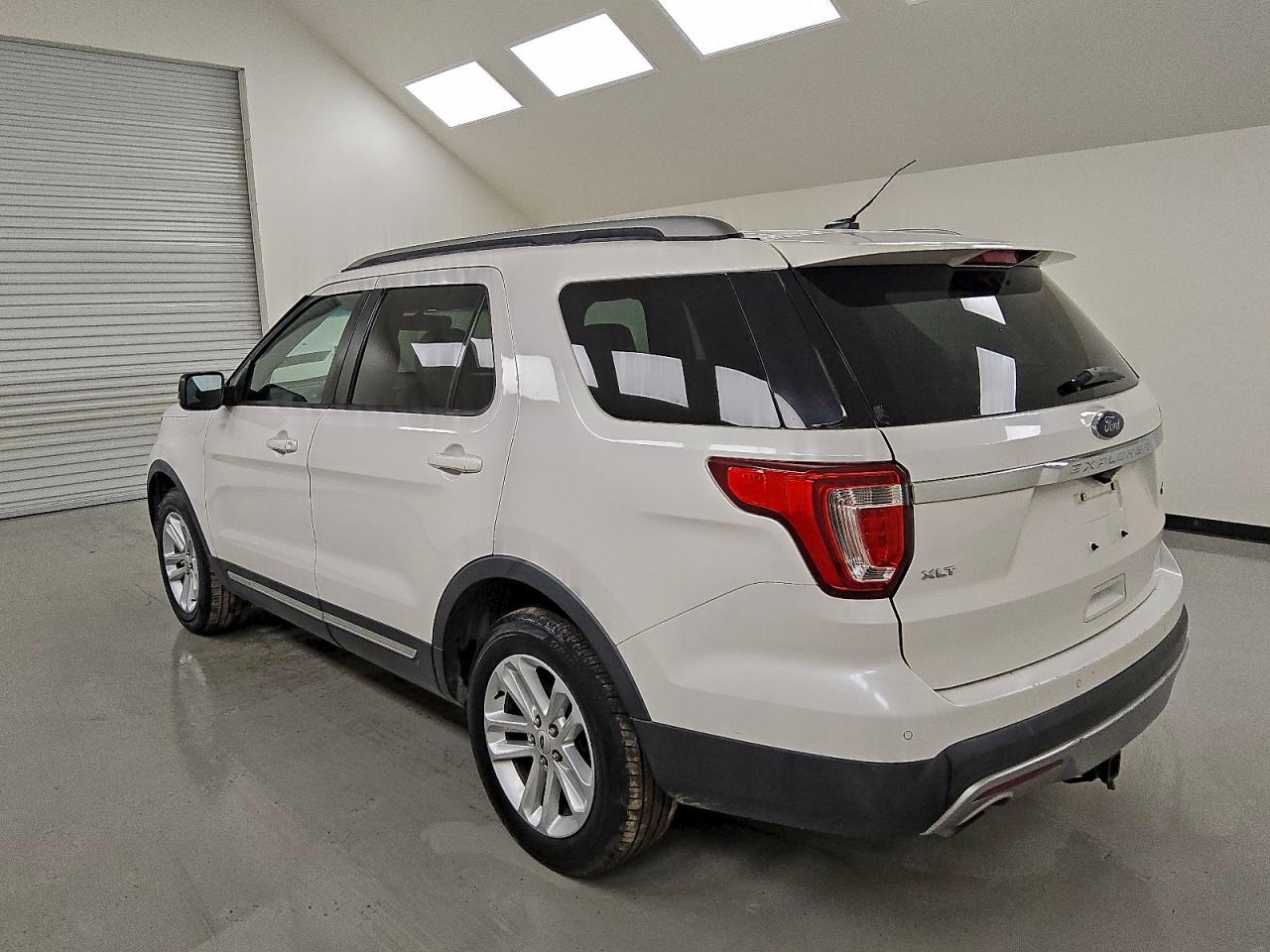 Ford Explorer Xlt Image 13
