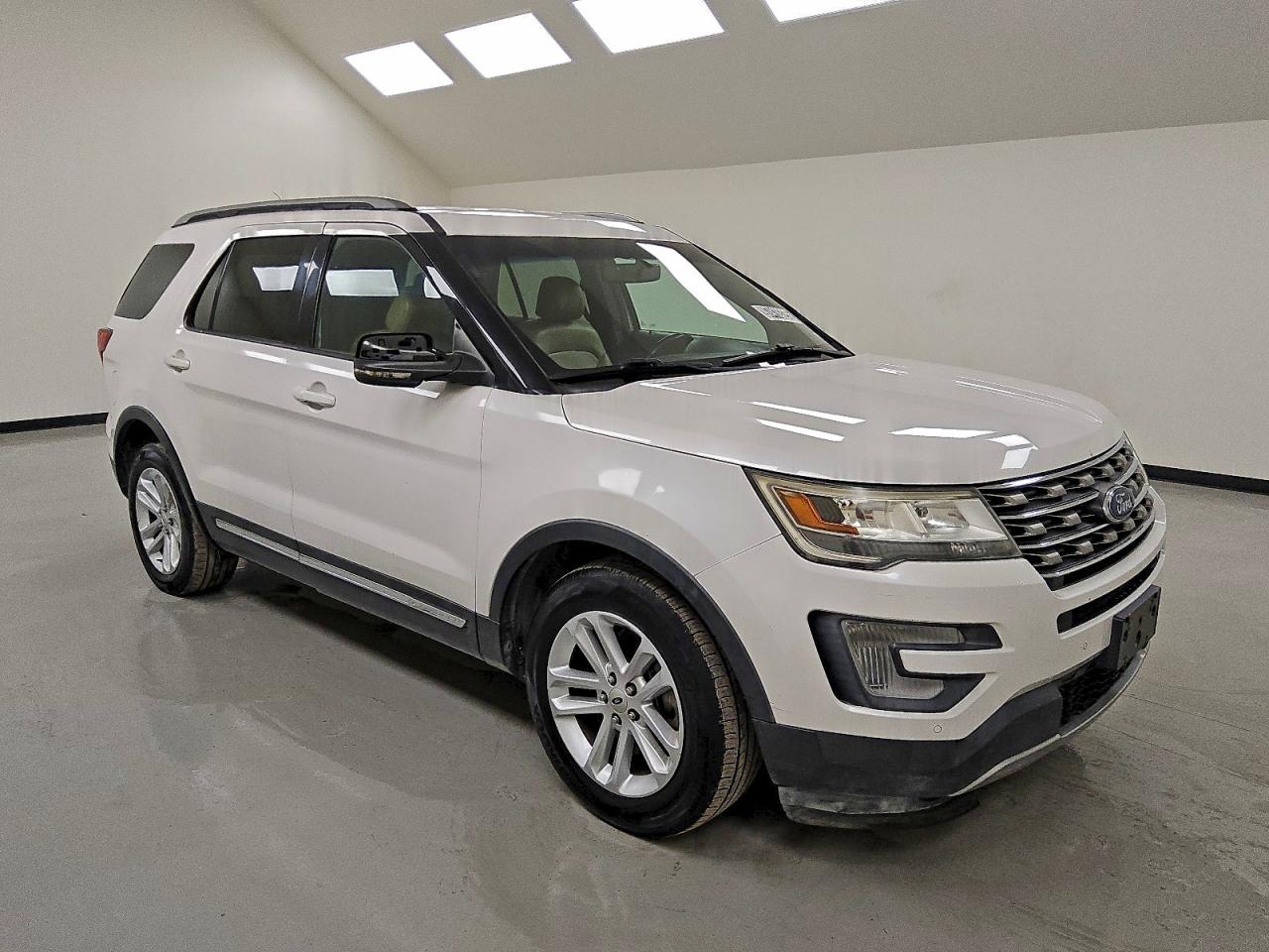 Ford Explorer Xlt Image 9