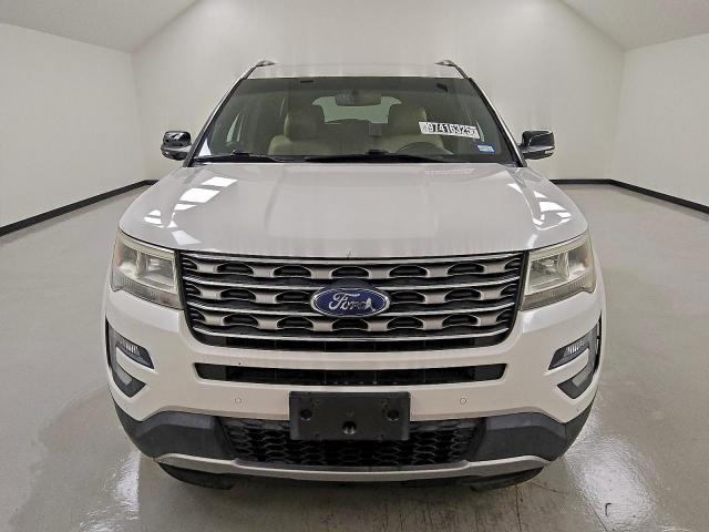 Ford Explorer Xlt Image 10