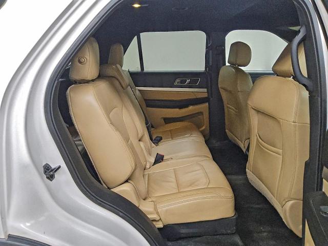 Ford Explorer Xlt Image 5