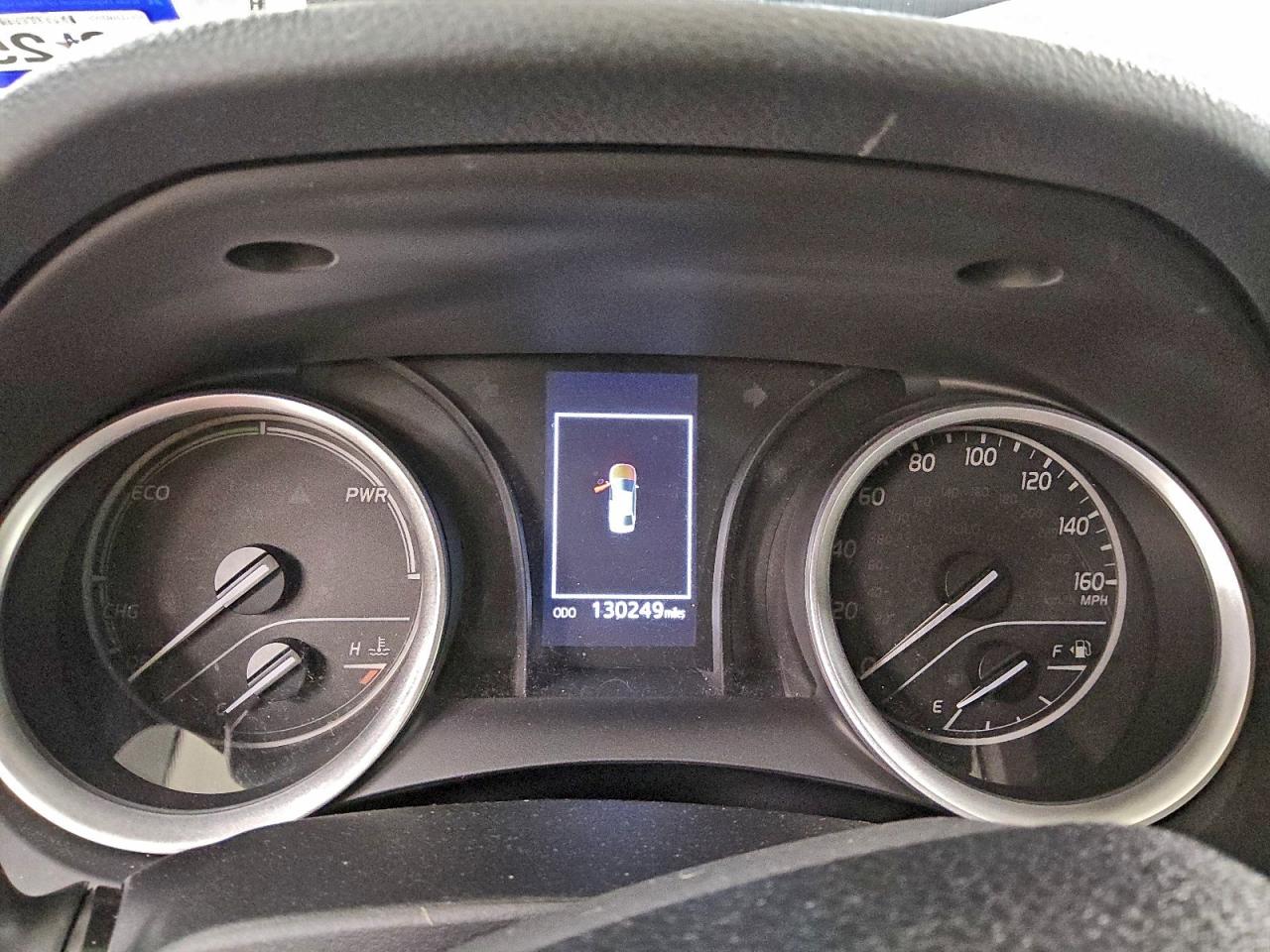 Toyota Camry Le Image 11