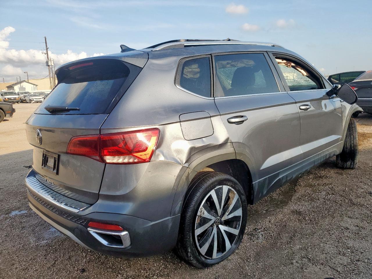 Volkswagen Taos Se Image 4