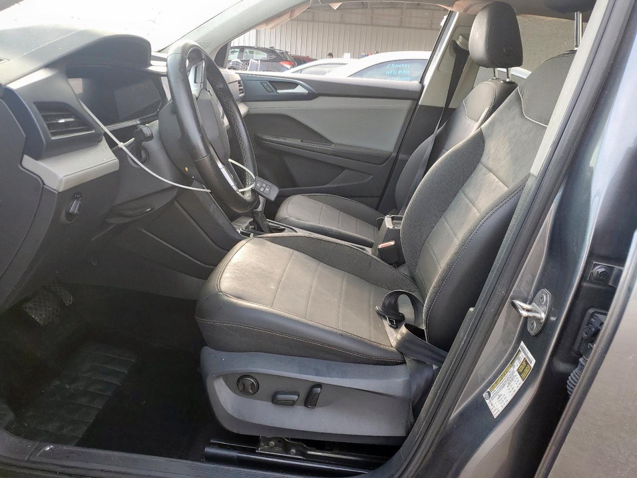 Volkswagen Taos Se Image 10