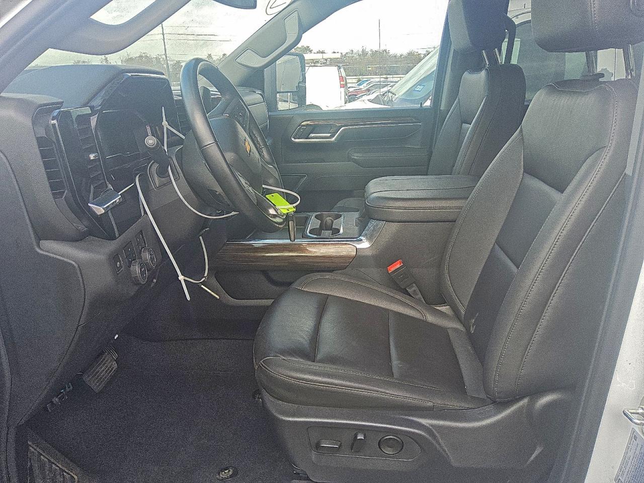 Chevrolet Silverado K3500 Lt Image 5