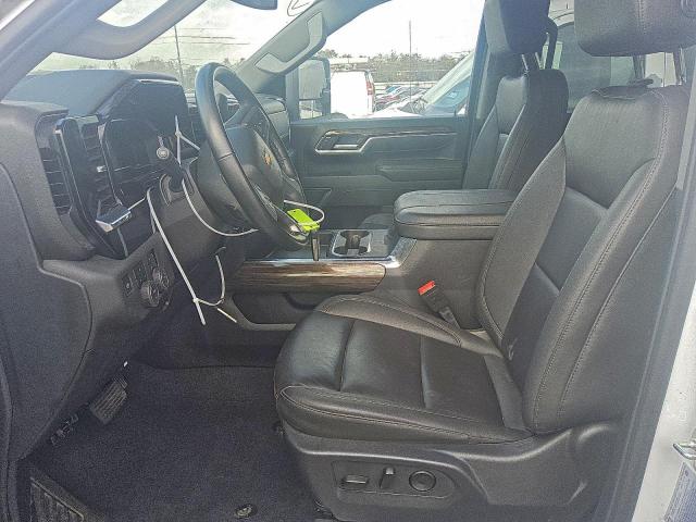 Chevrolet Silverado K3500 Lt Image 5