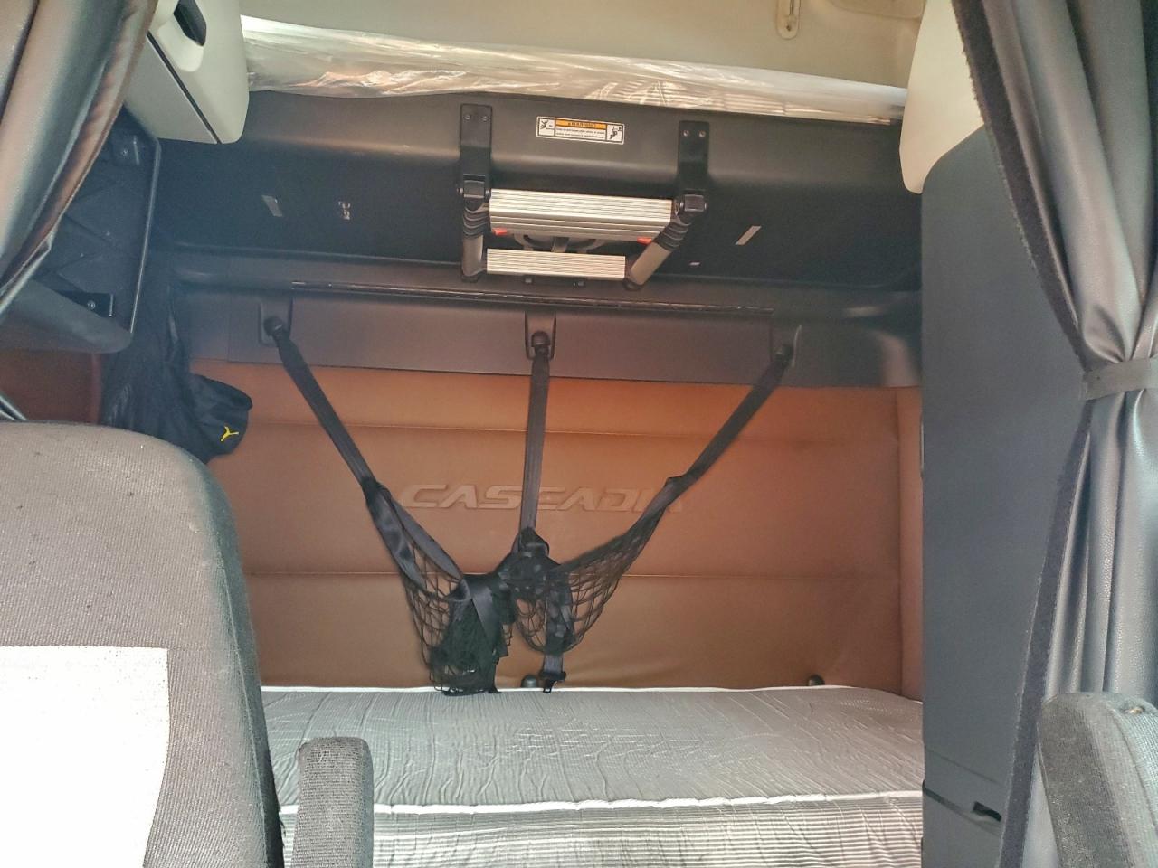 Freightliner Cascadia 1 Image 3