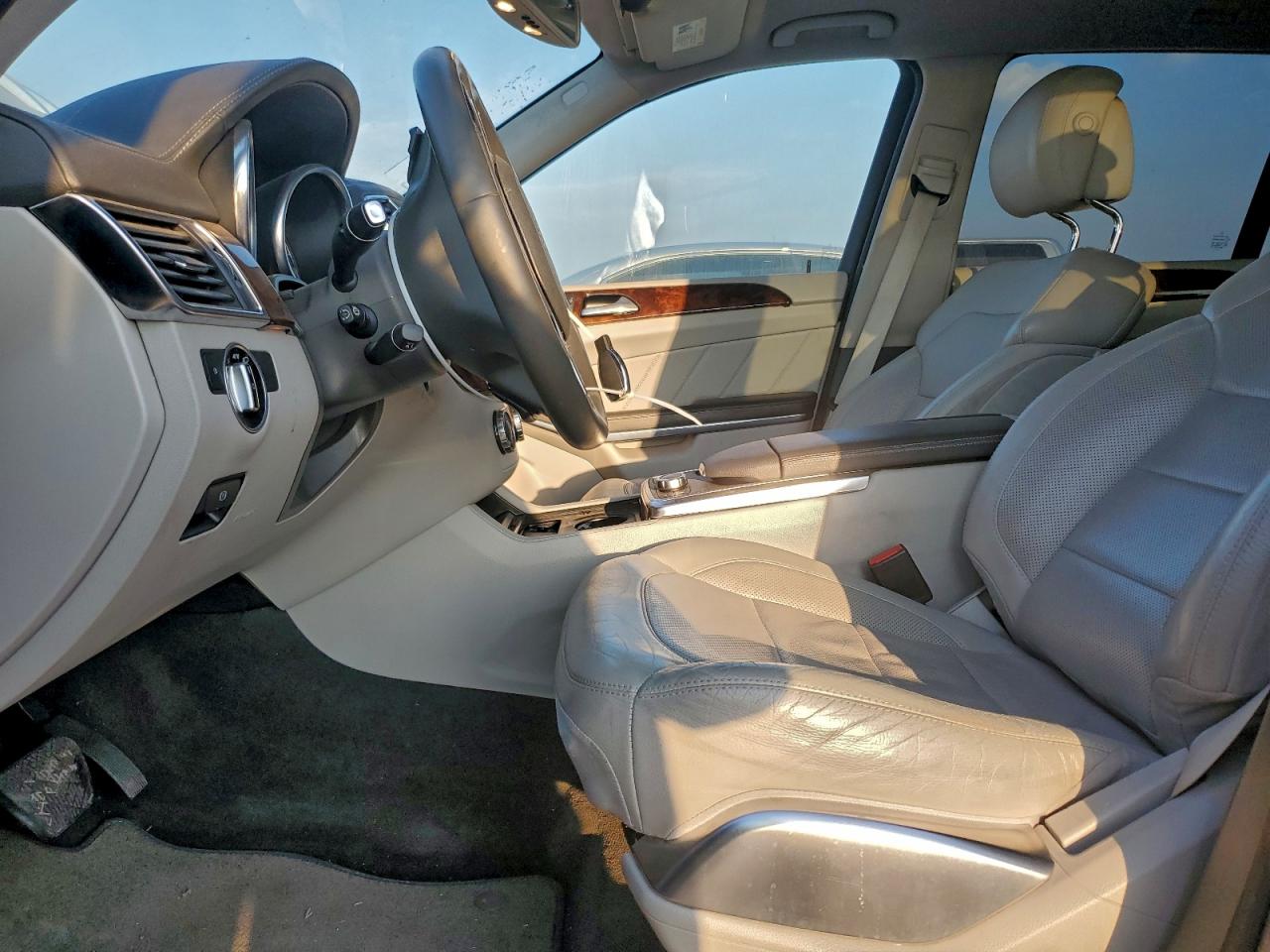 Mercedes-Benz G-Class 550 4matic Image 9