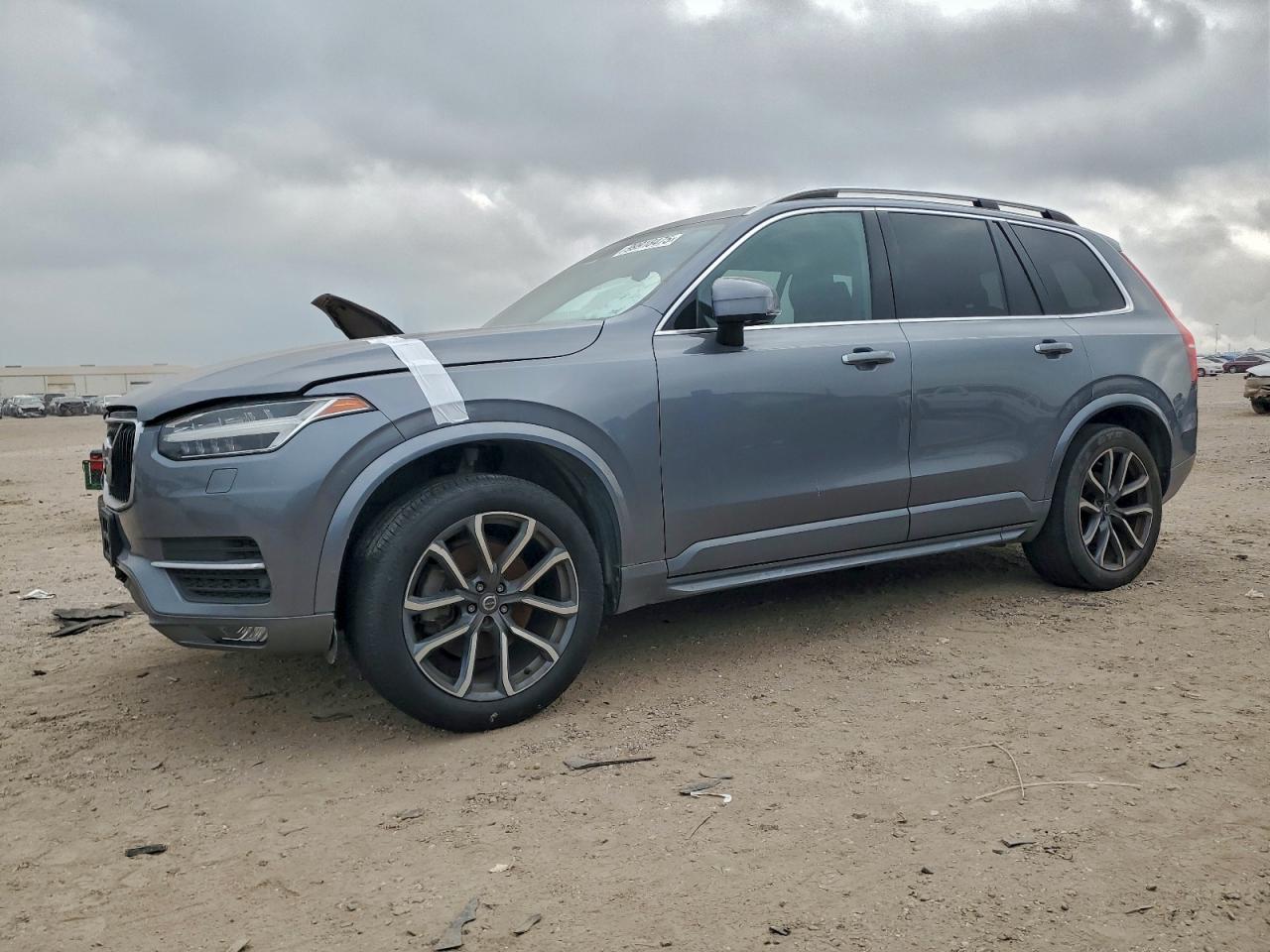 Volvo XC90 T6 Image 1