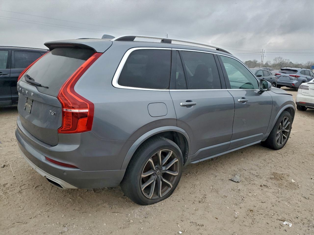 Volvo XC90 T6 Image 2