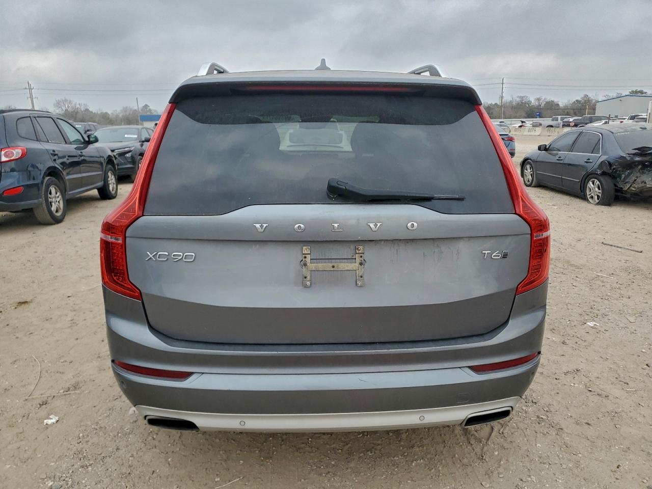 Volvo XC90 T6 Image 4