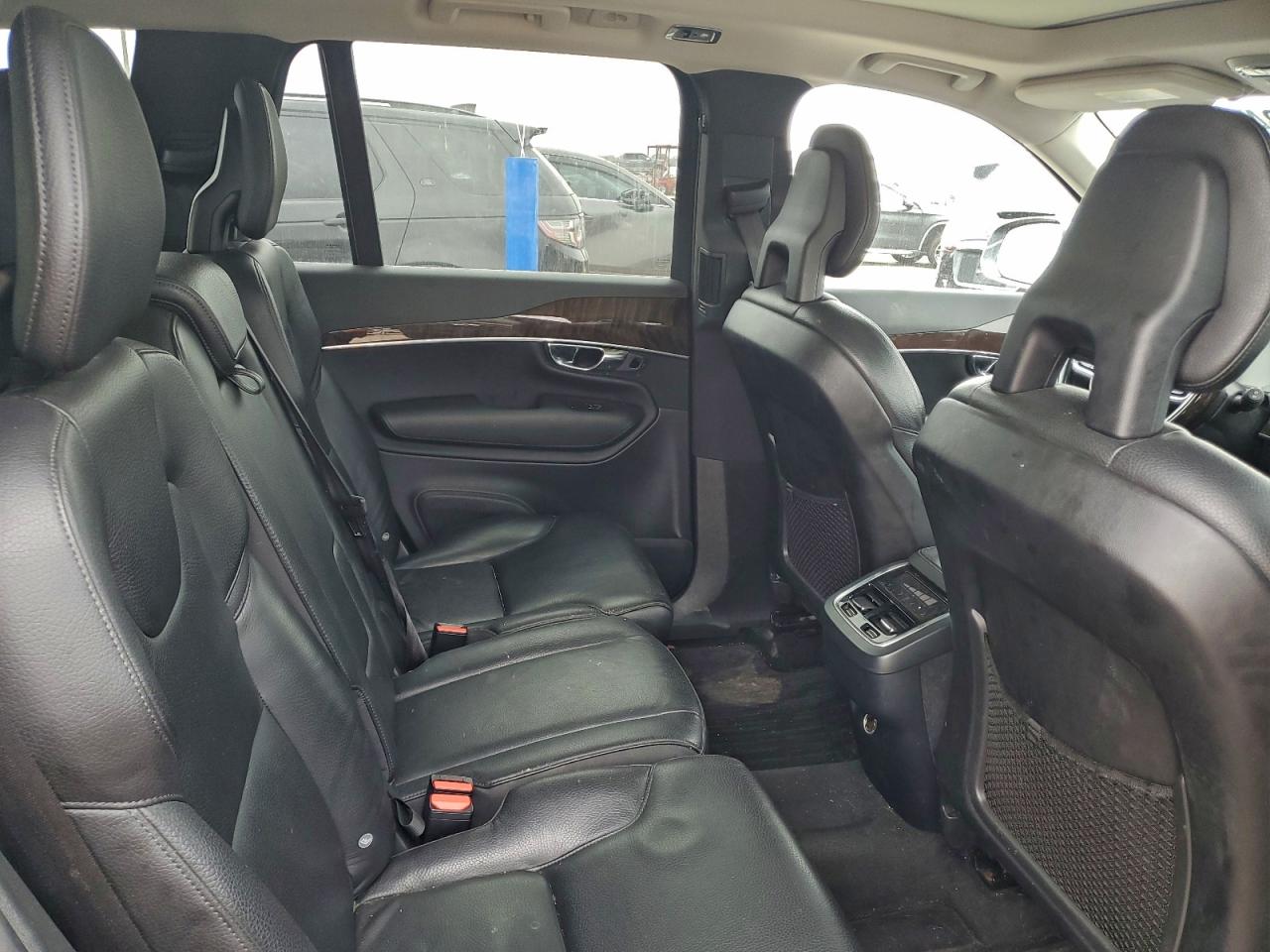 Volvo XC90 T6 Image 6