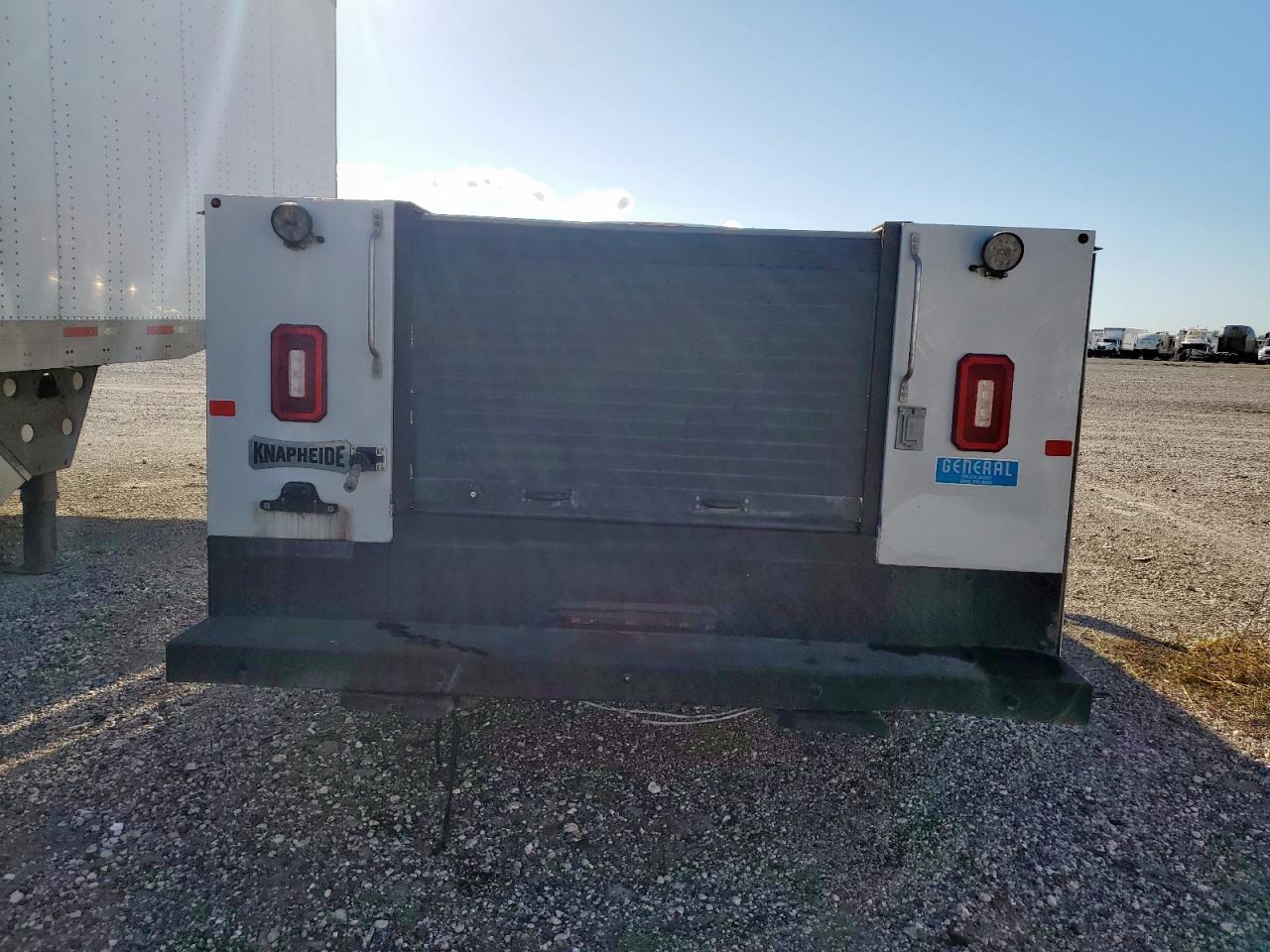 Chevrolet Silverado Image 3