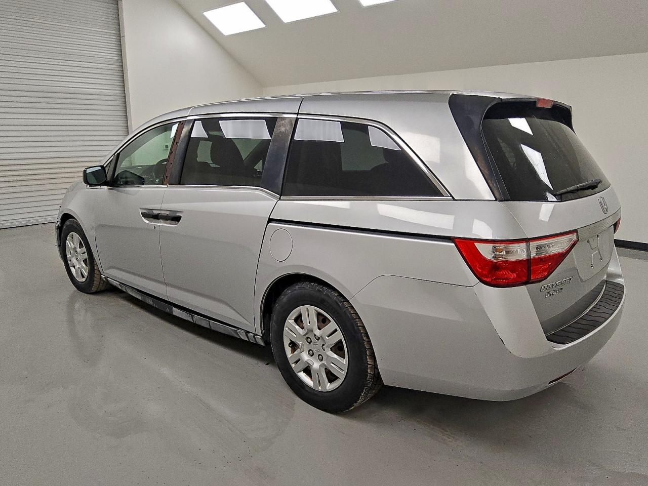 Honda Odyssey Lx Image 13