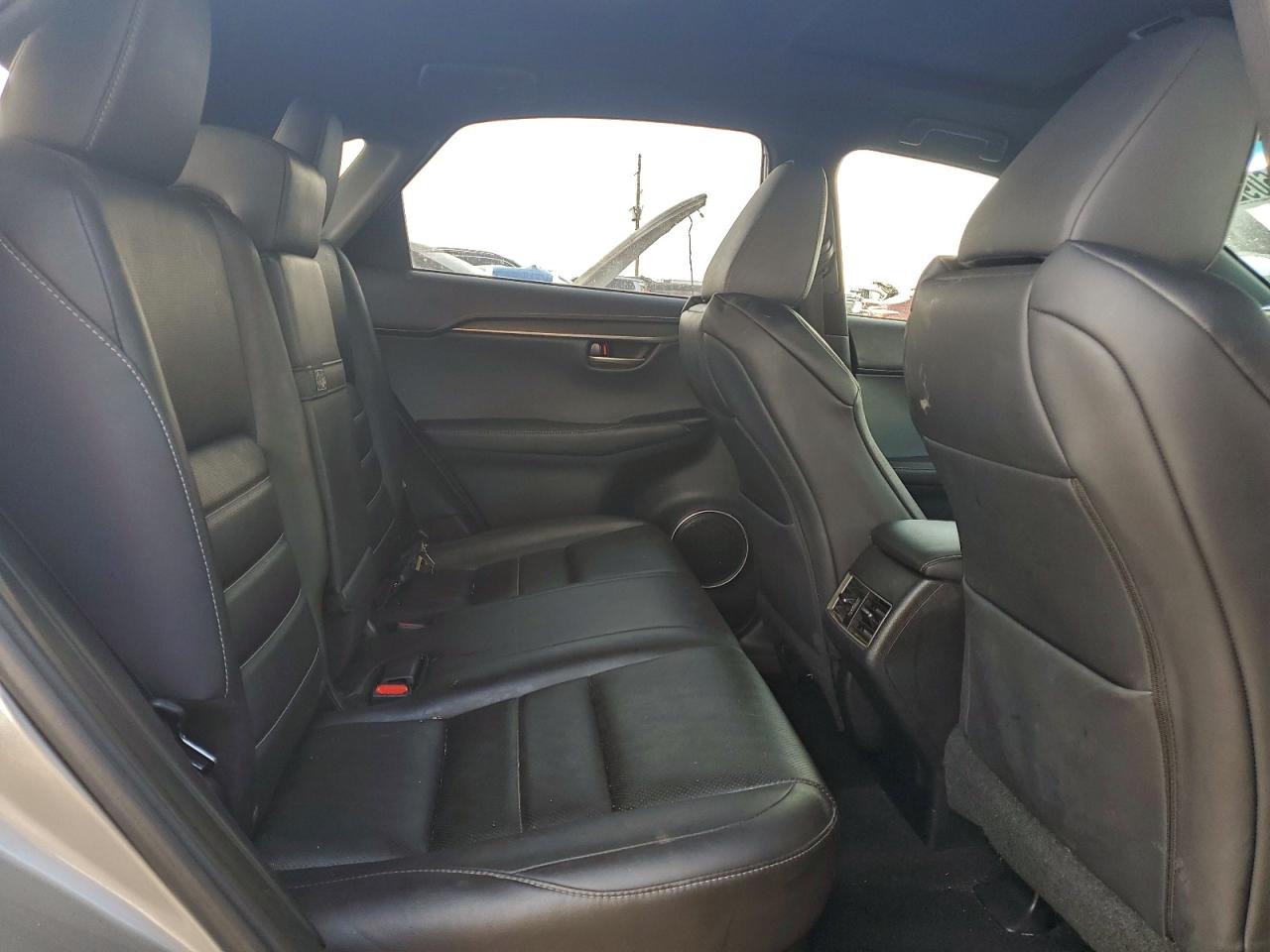 Lexus NX 200t Base Image 12