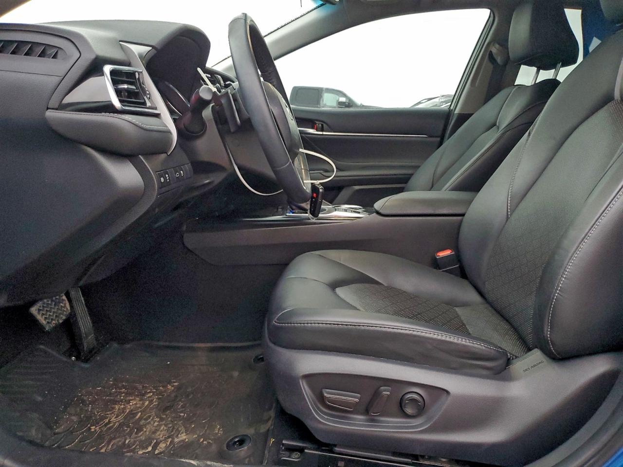 Toyota Camry Xse Image 6