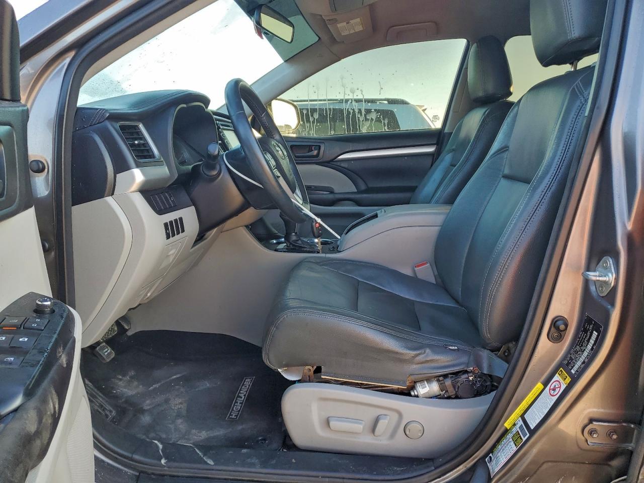 Toyota Highlander Le Image 6