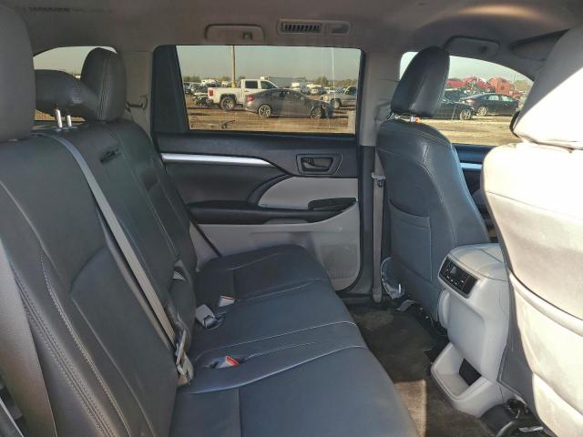 Toyota Highlander Le Image 12